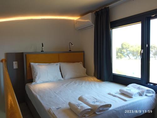 Gallery image of Aurora Suites in Nea Fokea