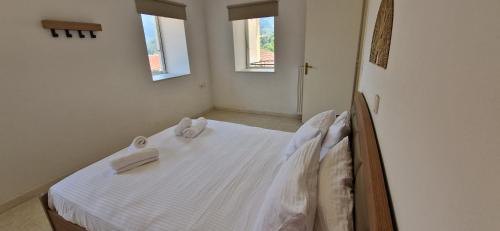 Φωτογραφία από το άλμπουμ του The View Guest House σε Skotiní