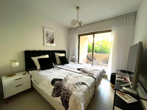 Elegant apartment close to Croisette and Palais de Festival with garage