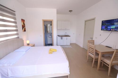 Gallery image of Turka Lake House in Pogradec