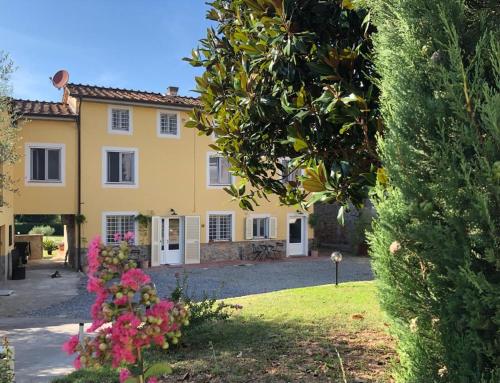 Κήπος έξω από το Intero alloggio campagna Lucca