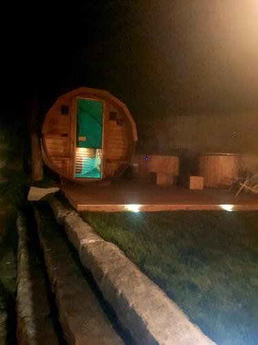 Kolam renang di atau dekat dengan Alpakowy raj