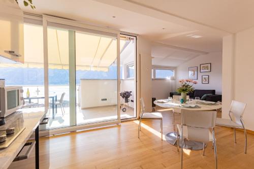 Η κουζίνα ή μικρή κουζίνα στο Casa Elea_ Panoramic Attic in City Center