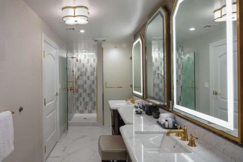 The Higgins Hotel New Orleans, Curio Collection by Hilton Image