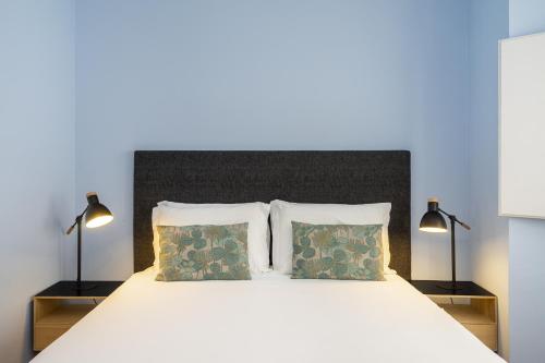WHome Prime Lisbon Living Great for D Nomads & R Workers