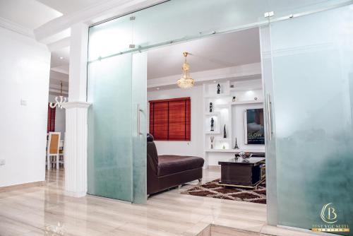 Bilde i galleriet til BEST VGC SUITE LTD i Aja