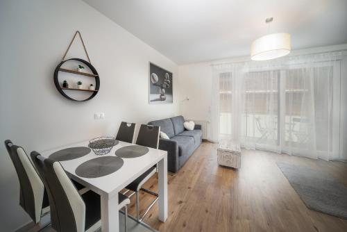 Grace Pine Apartment 2