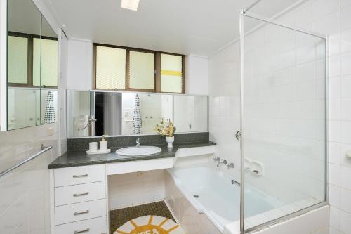 Ένα μπάνιο στο Fountain Court 25