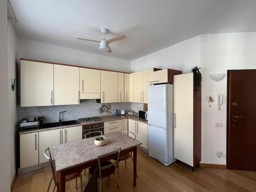 Kuchyň nebo kuchyňský kout v ubytování Appartamento Cassandra