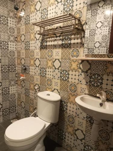 Kylpyhuone majoituspaikassa Beringin view hotel & Resort
