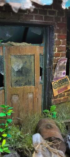 ein Schließen einer Holztür in einem Puppenhaus in der Unterkunft hoàngdfsdfsdf 