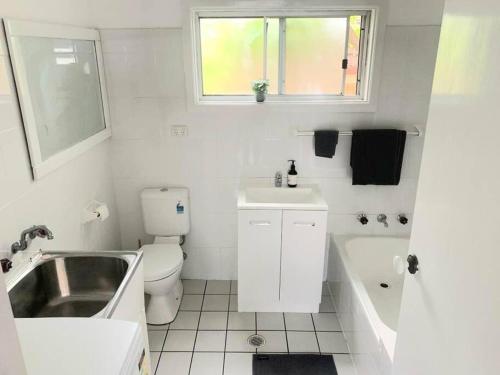O baie la Cottage 3mn walk CBD/Marina. Wifi,AC, pet-friendly