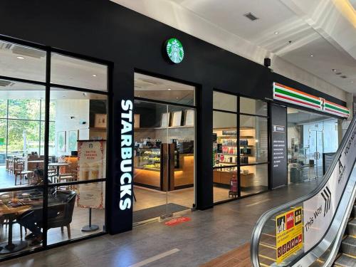 Sijil, anugerah, tanda atau dokumen lain yang dipamerkan di Citrine Hub in Sunway Iskandar by Cowidea