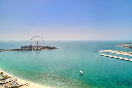 Picturesque 3BR with Assistant Room at The One JBR by Deluxe Holiday Homes