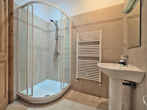 Ένα μπάνιο στο Helios Court Villa
