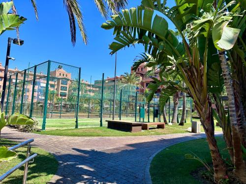 Κήπος έξω από το Dos Mares Apartamentos Playa Granada