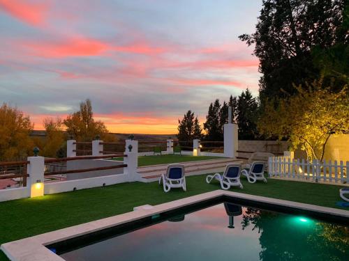 Πισίνα στο ή κοντά στο Villas en Toledo