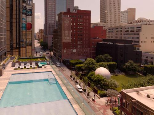 Hilton Garden Inn Downtown Dallas Image