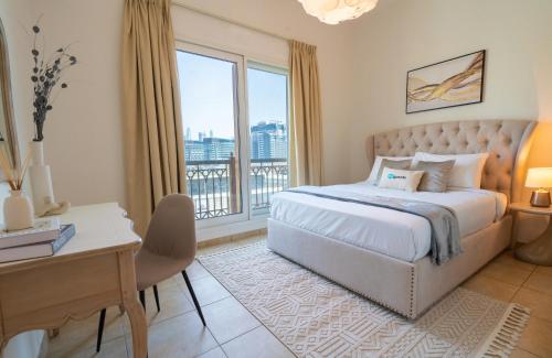 Postel nebo postele na pokoji v ubytování HiGuests - Breathtaking Harbor View From This Condo's Terrace