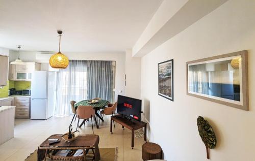Tamar's place