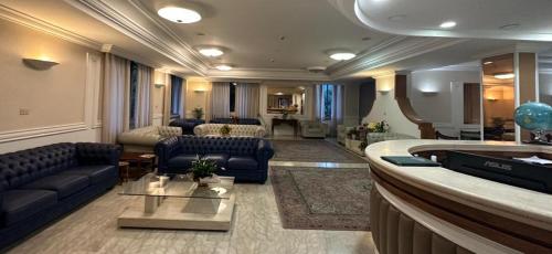 Ruang duduk di Mondial Park Hotel