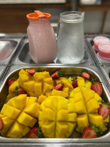 Makanan di atau berdekatan hotel