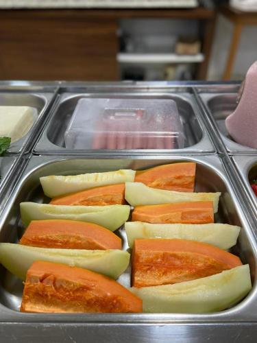Makanan di atau berdekatan hotel