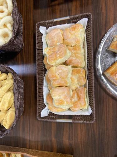 Makanan di atau berdekatan hotel