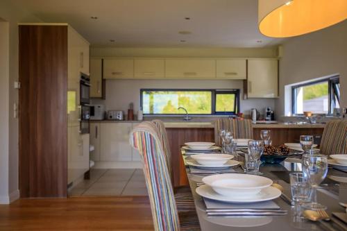 Dapur atau dapur kecil di Locholly Lodge