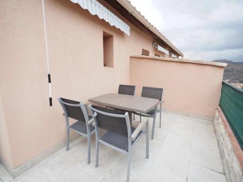 Studio meublé avec terrasse