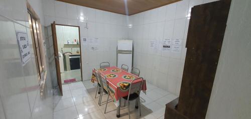 Uma casa de banho em Casa aconchegante com WiFi Governador Valadares MG