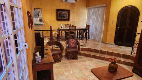 Χώρος καθιστικού στο Casa Colonial, Cozumel Villa Guava