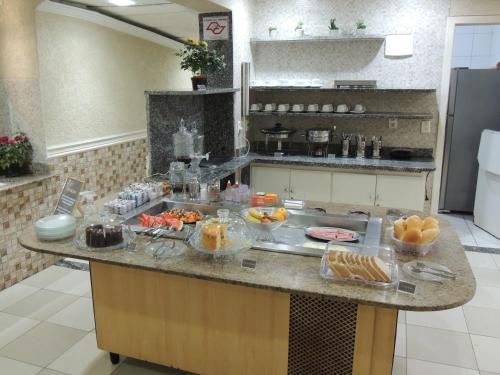 Кухня или мини-кухня в Hotel Ourinhos - Centro de São Paulo - Próximo 25 de Março e Brás
