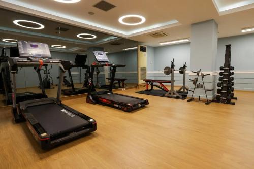 The fitness centre and/or fitness facilities at Paliria Hotel