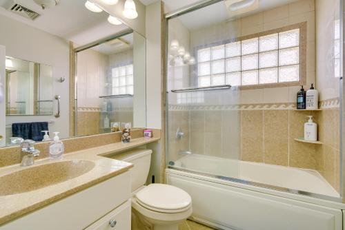 Koupelna v ubytování Brigantine Vacation Rental with Private Pool!