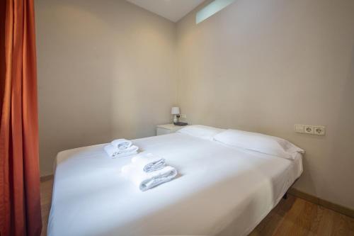 Catalunya Casas 2 bed apartment in Barceloneta steps from the beach