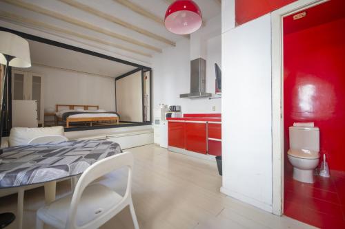 Catalunya Casas Pied-à-terre in central Barcelona 100m from beach