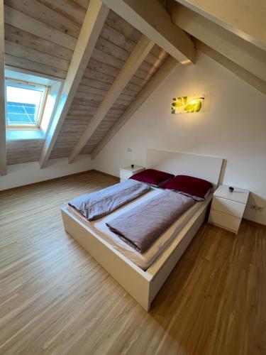 Postel nebo postele na pokoji v ubytování Ferienwohnung mit Balkon