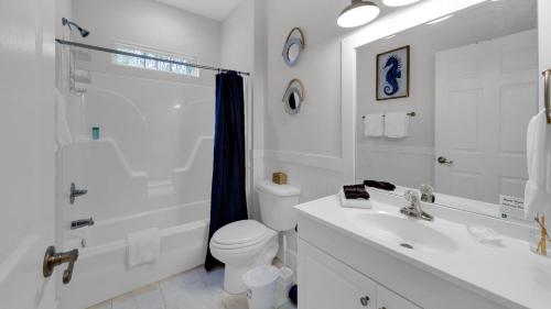 Vannituba majutusasutuses Luna Sea - Is a short walk to the beach and close to Seaside