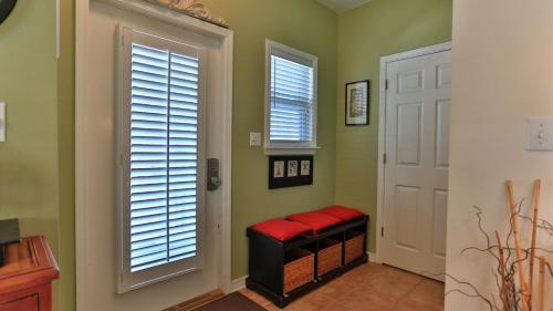 Aventon - Is a 3 bedroom home that is an easy walk to the beach with communal pool photo 21