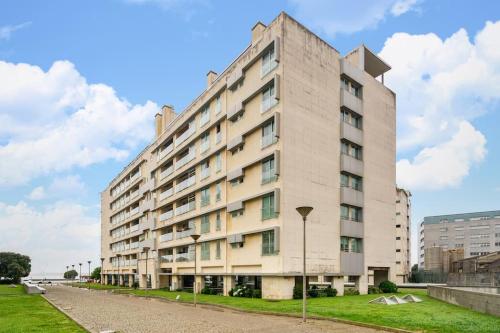Ocean Front 2bed Luxury w/ Elevator Parking WI-FI
