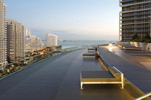 LUX 2B-2B at ICON - Water View & 5-Star Amenities photo 27