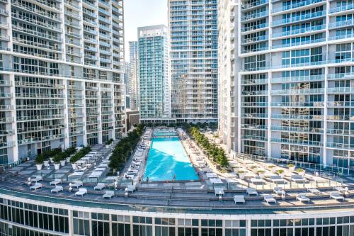 LUX 2B-2B at ICON - Water View & 5-Star Amenities photo 26