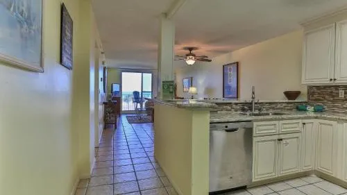 Destin on the Gulf 302 - Perfect location for a nice family getaway photo 1