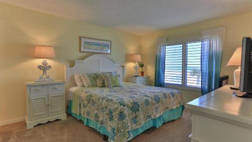 Destin on the Gulf 302 - Perfect location for a nice family getaway photo 3
