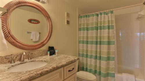 Destin on the Gulf 302 - Perfect location for a nice family getaway photo 9