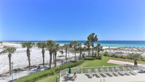 Destin on the Gulf 302 - Perfect location for a nice family getaway photo 19
