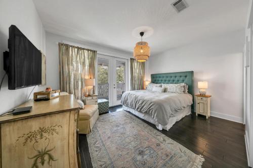 Ένα ή περισσότερα κρεβάτια σε δωμάτιο στο Seagrove Serenity - Seagrove Beach 30a 3BD 3BA Home