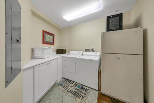 Amalfi Coast 113B - Steps from the Beach 2BD 2BA photo 24