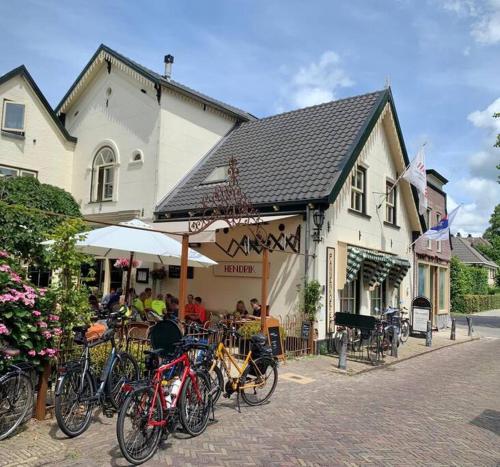 a group of bikes parked in front of a building at The Great Hideaway in Vreeland